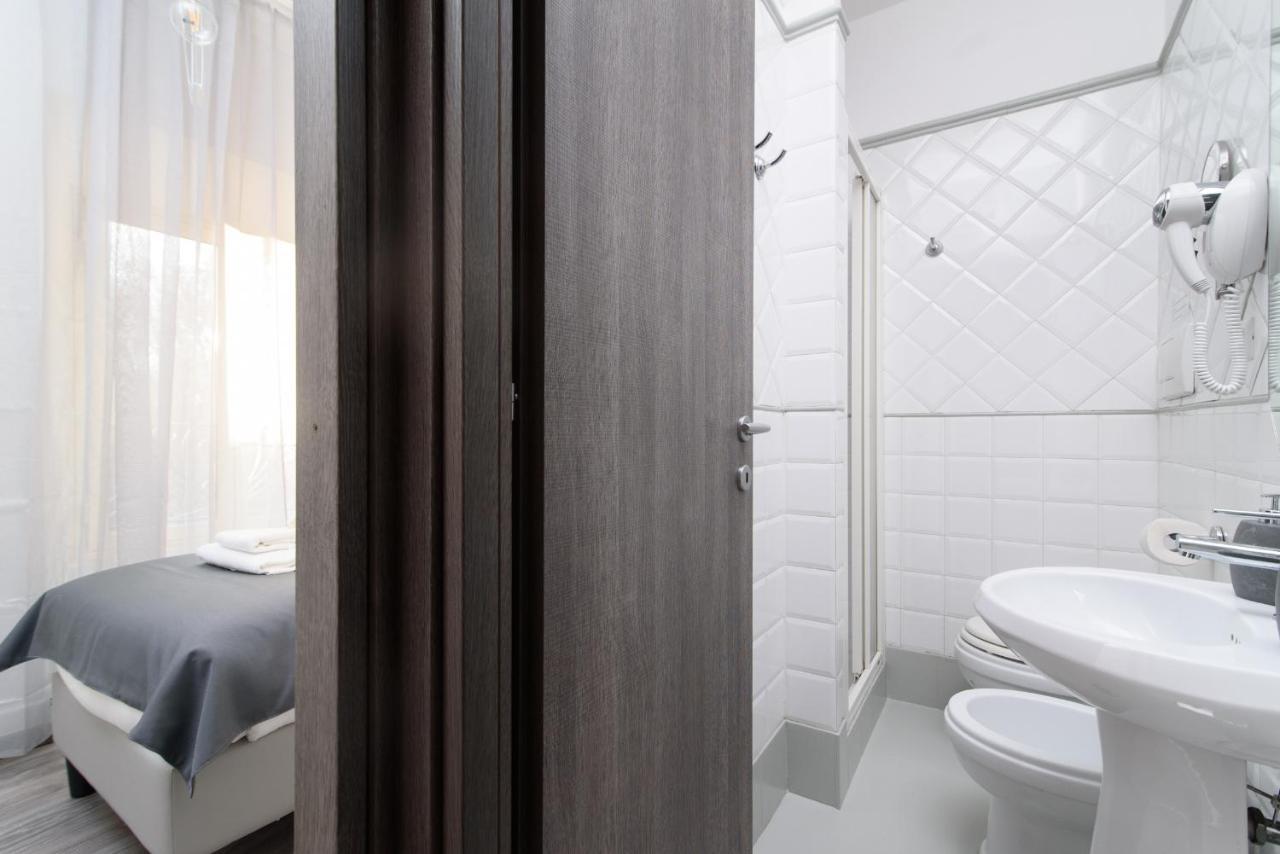 White Caesar Guesthouse Рим Екстер'єр фото